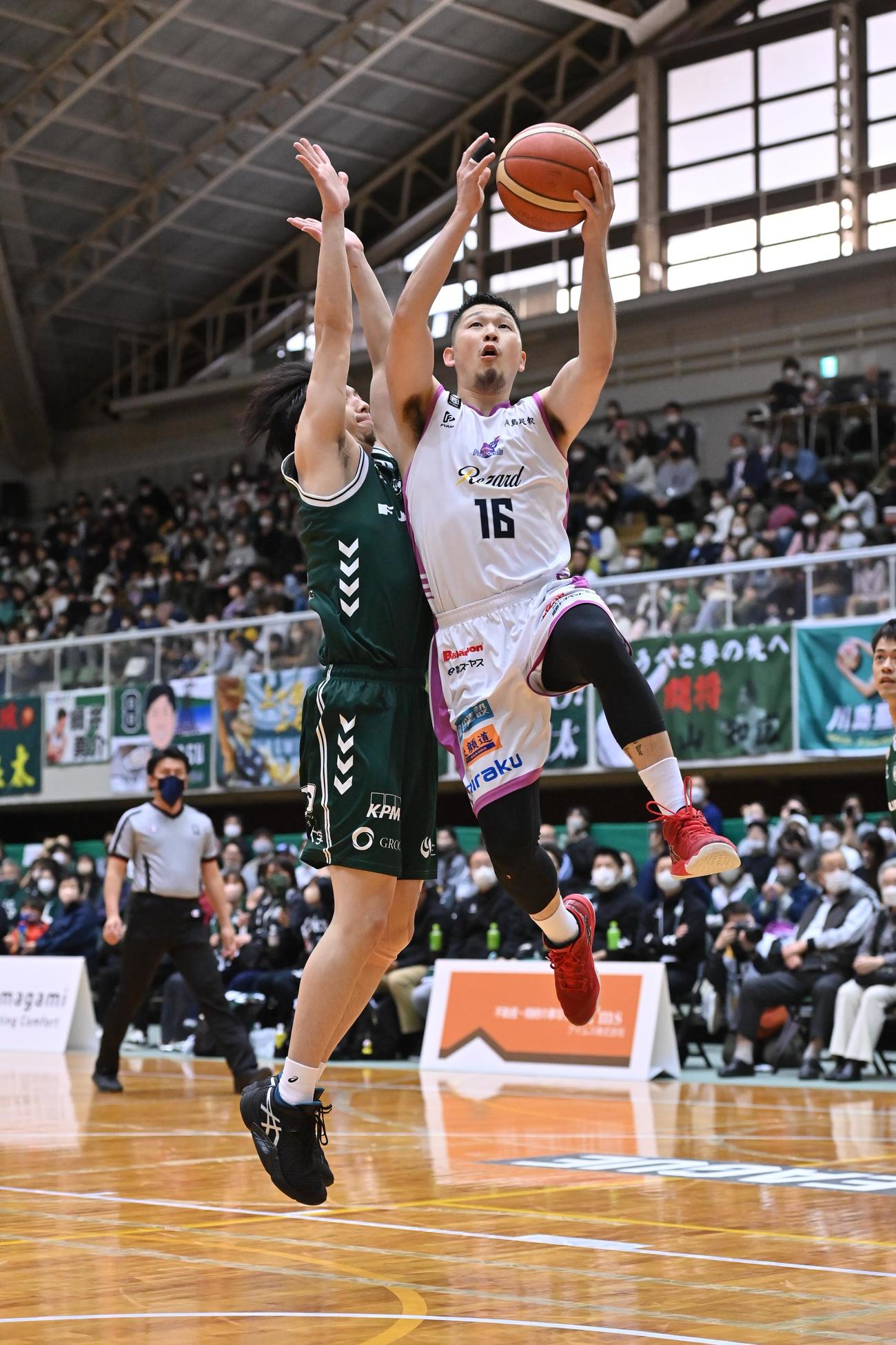 第3Q、シュートを決める福島橋本（C）B．LEAGUE