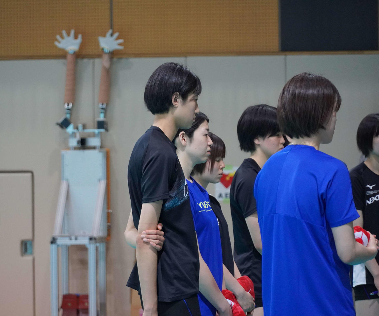 日本代表合宿で話を聞く秋本（C)JVA