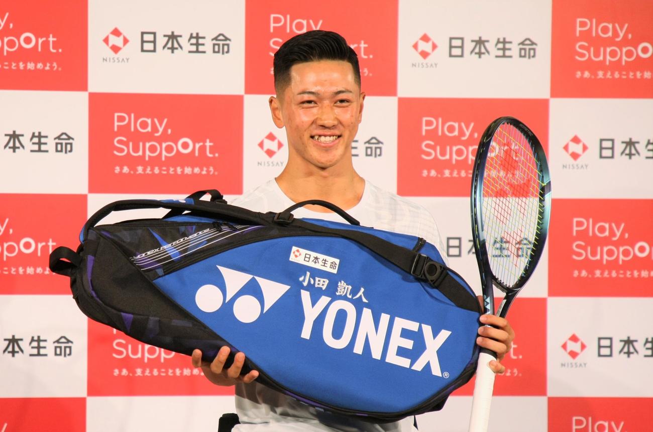 日本生命スポンサー契約発表記者会見に登壇した車いすテニスプレーヤーの小田（撮影・藤塚大輔）