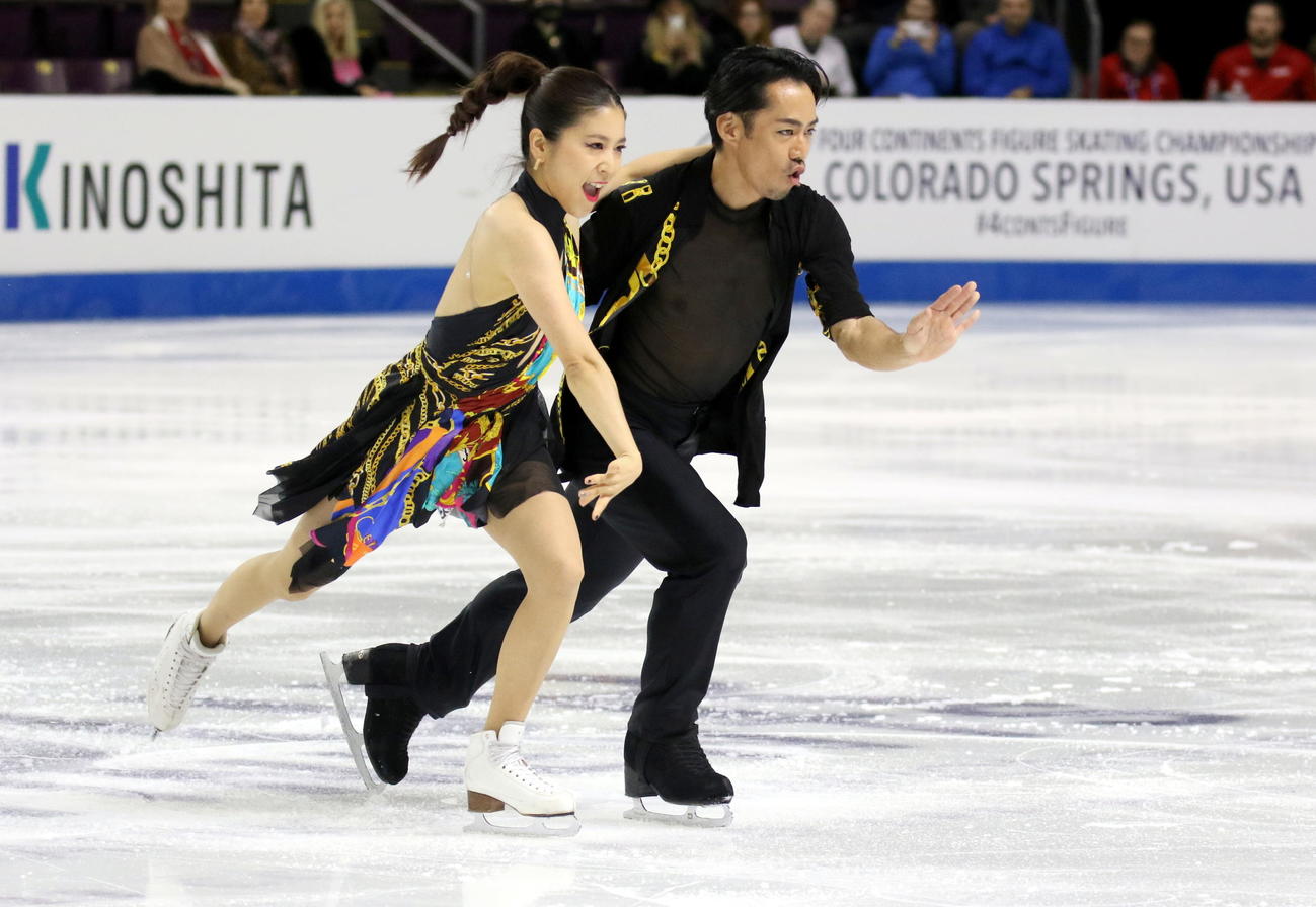 フィギュアスケート4大陸選手権　アイスダンス・リズムダンス（RD）で舞い踊る「かなだい」村元哉中（左）高橋大輔組（2023年2月10日撮影）