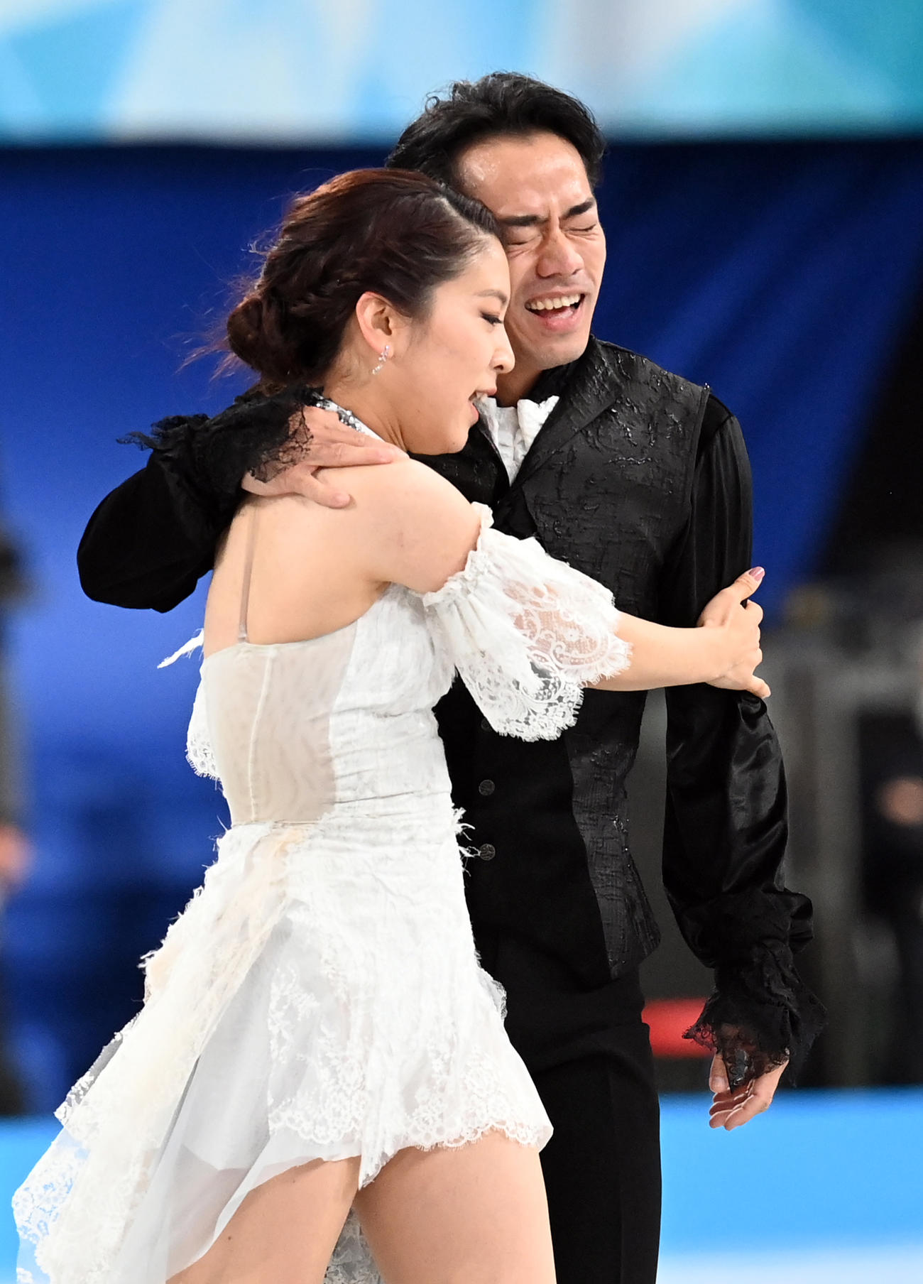 アイスダンスFD　演技が終了し感極まった表情を見せる村元（左）高橋組（2023年4月14日撮影）