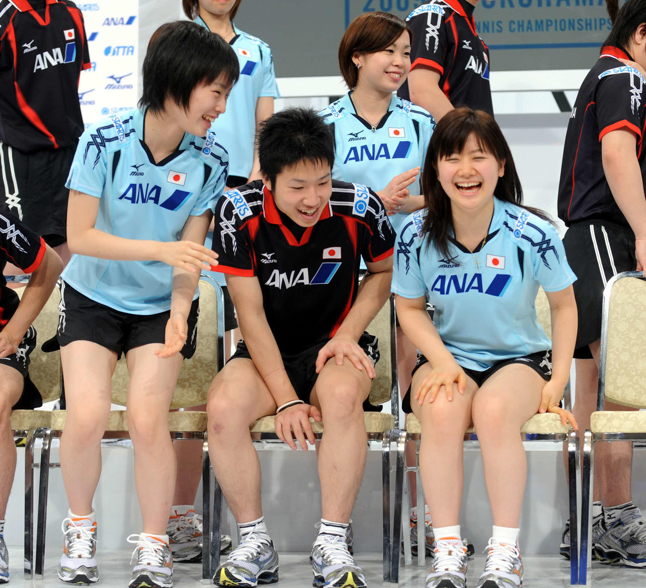 H．I．S．世界卓球2009横浜壮行会　笑顔の左から石川佳純、水谷隼、福原愛（09年04月01日撮影）