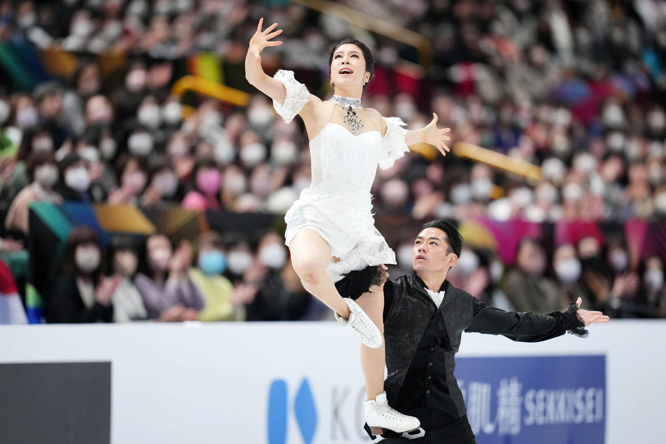 アイスダンスFDで演技する「かなだい」村元（左）高橋組（2023年3月25日撮影）