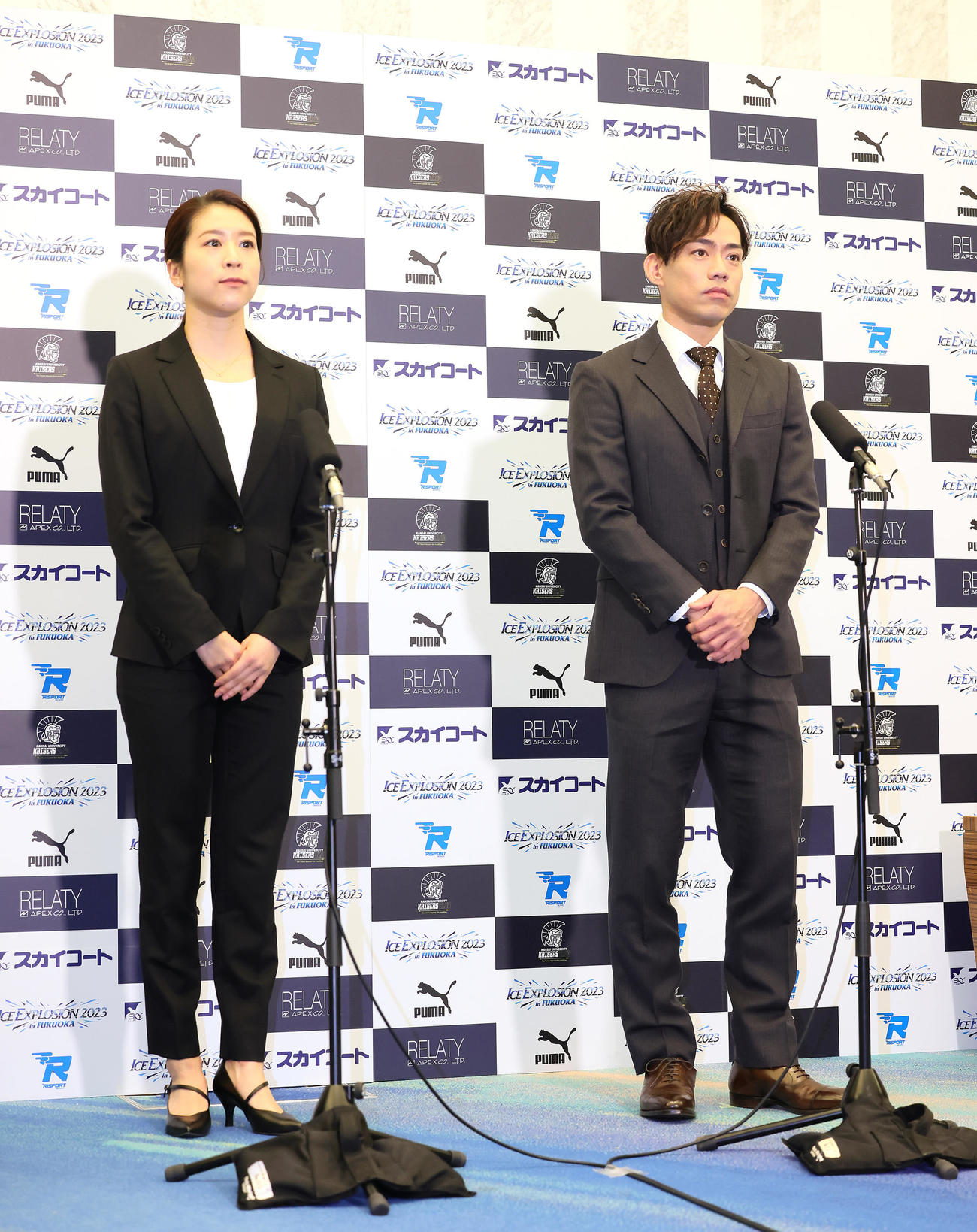 現役引退発表会見に臨むアイスダンスの村元（左）、高橋組（撮影・足立雅史）