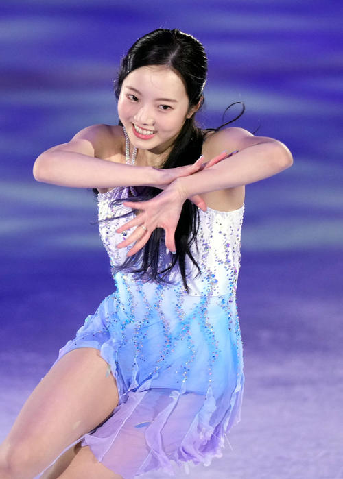 「プリンスアイスワールド2023－2024横浜公演」で演技を見せる本田（撮影・狩俣裕三）