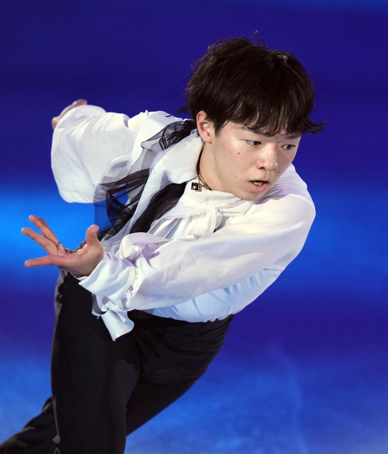 「プリンスアイスワールド2023－2024横浜公演」で演技を見せる鍵山（撮影・狩俣裕三）