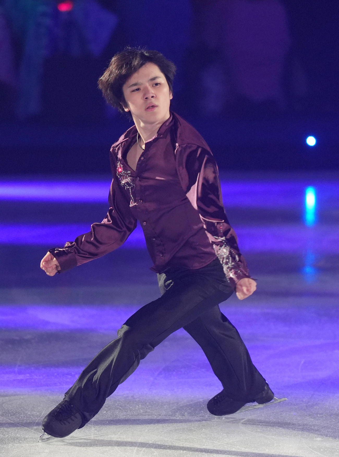 「プリンスアイスワールド2023－2024横浜公演」で演技を見せる宇野（撮影・狩俣裕三）