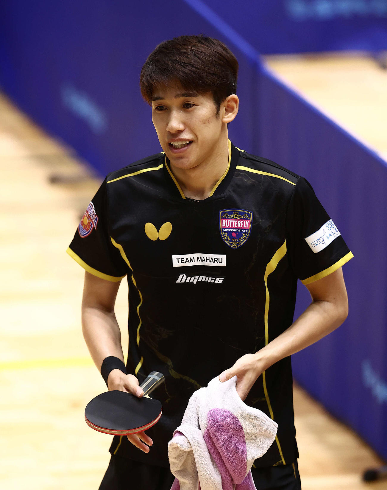 男子1回戦、浜田に敗れる吉村（撮影・河田真司）