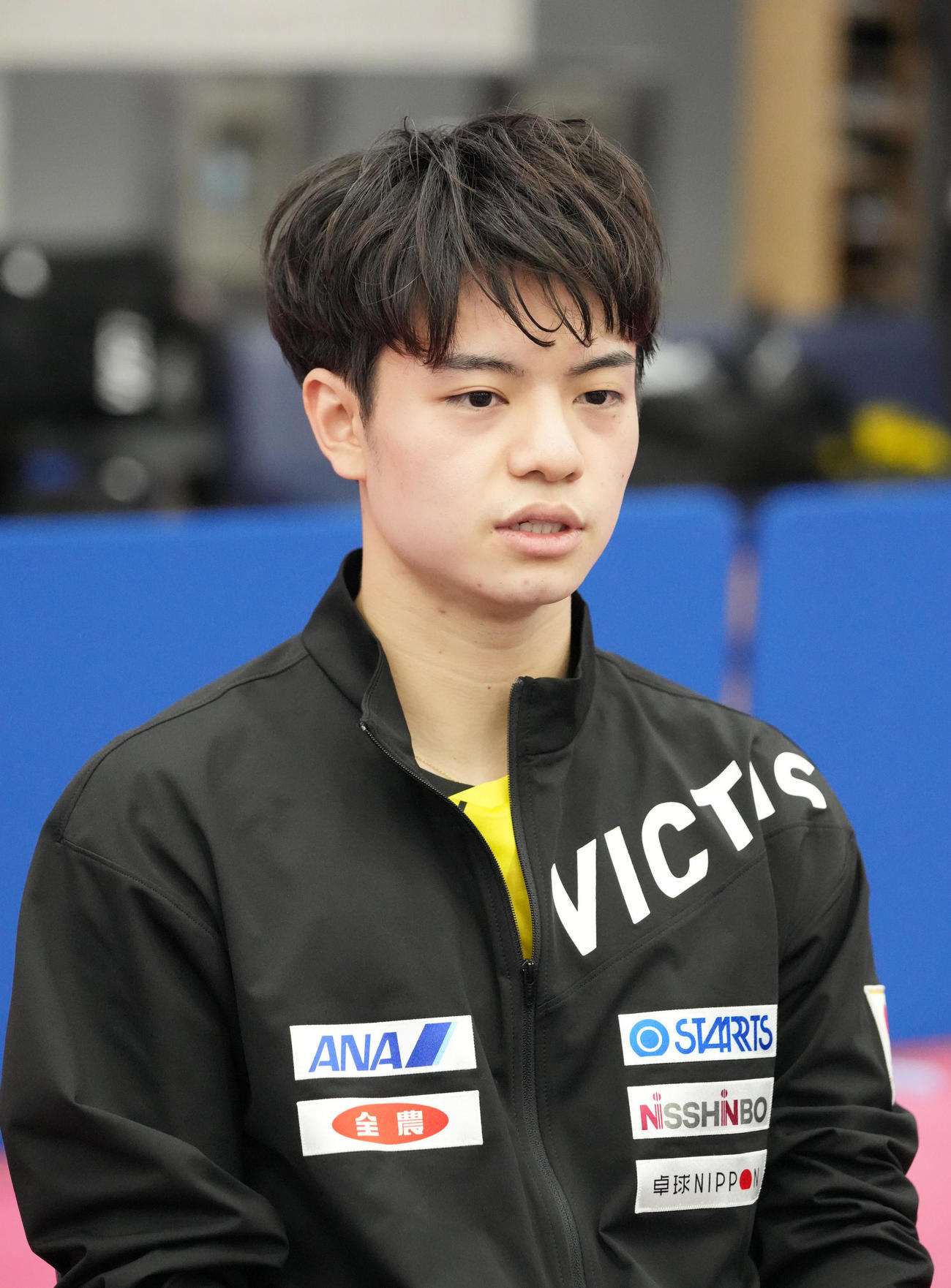 世界卓球ダーバン大会に向けた日本代表の公開練習を終え囲み会見に臨む宇田（撮影・小沢裕）