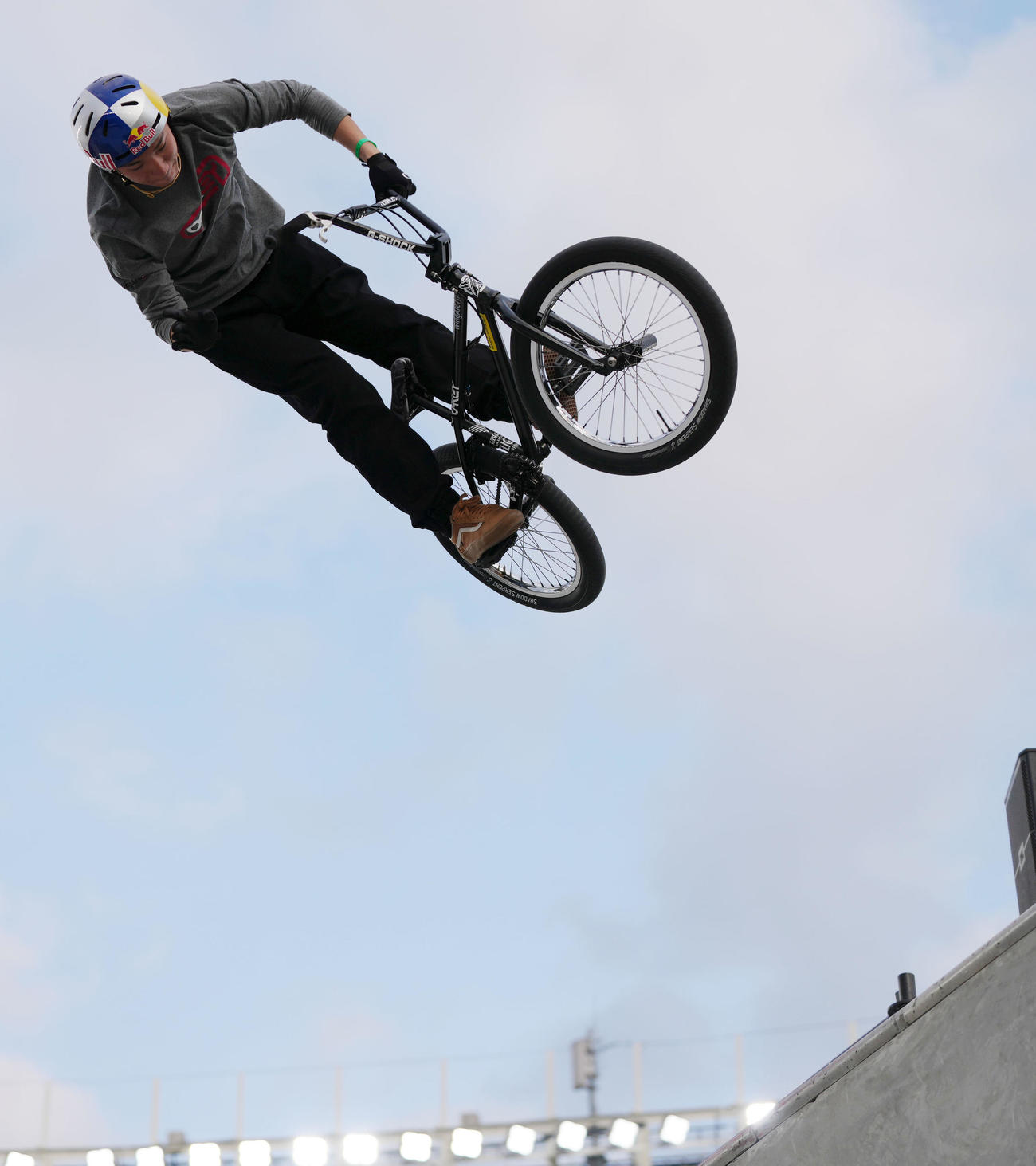 BMXパーク予選で演技する中村（撮影・狩俣裕三）