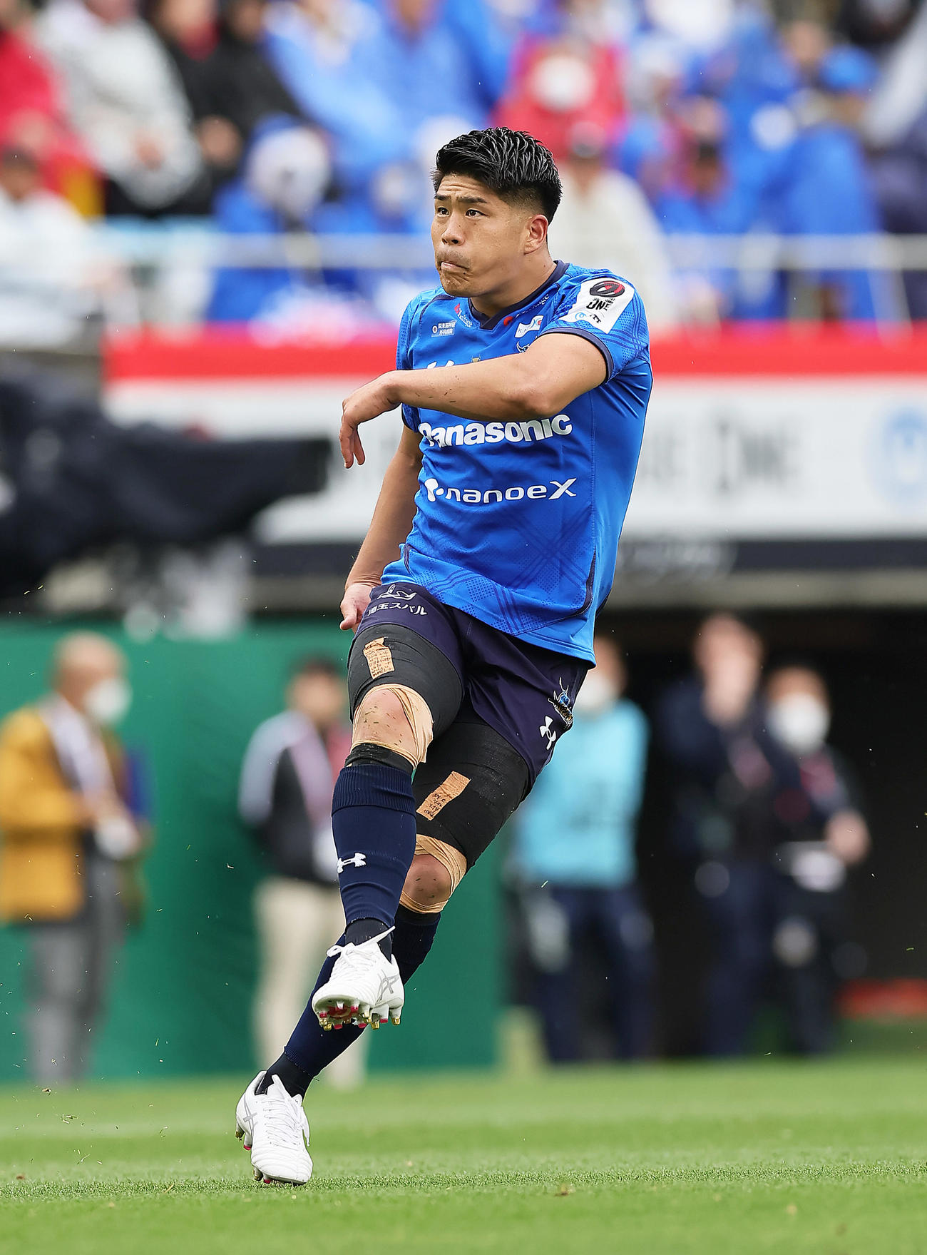 埼玉対横浜　後半、コンバージョンゴールを決める埼玉松田（撮影・足立雅史）