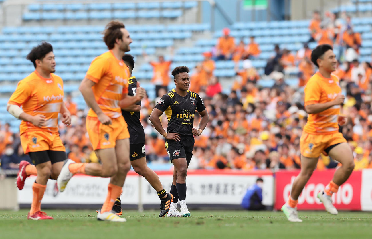 東京ベイ対東京SG　準決勝で敗れがっくりとする東京SG松島（中央）（撮影・足立雅史）