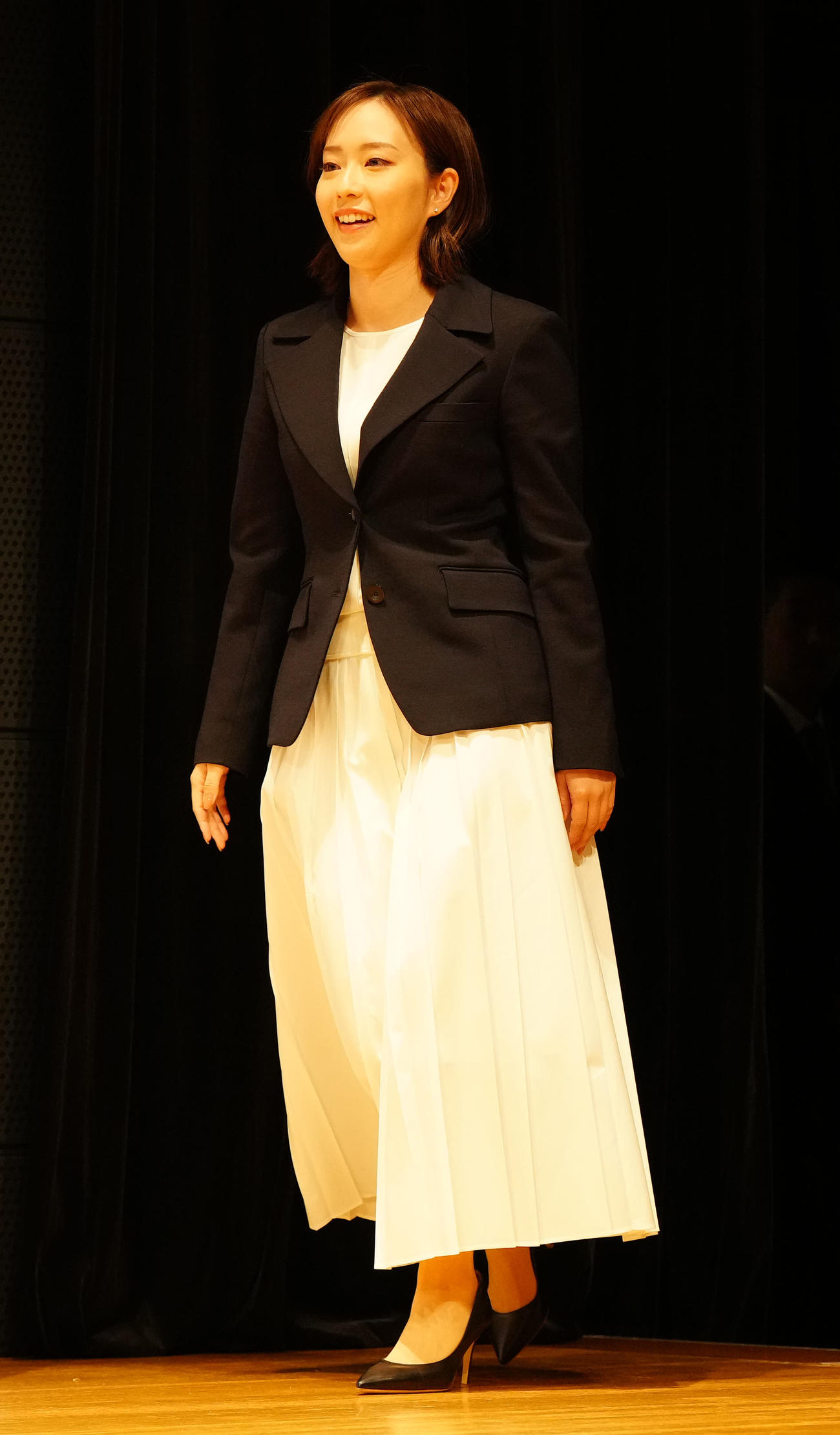 引退会見に臨む石川さん（撮影・江口和貴）