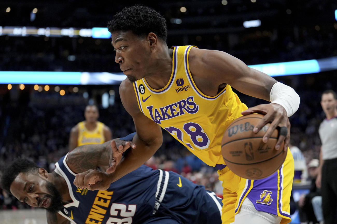 NBAプレーオフ、ナゲッツ戦に出場したレイカーズ八村塁（AP）