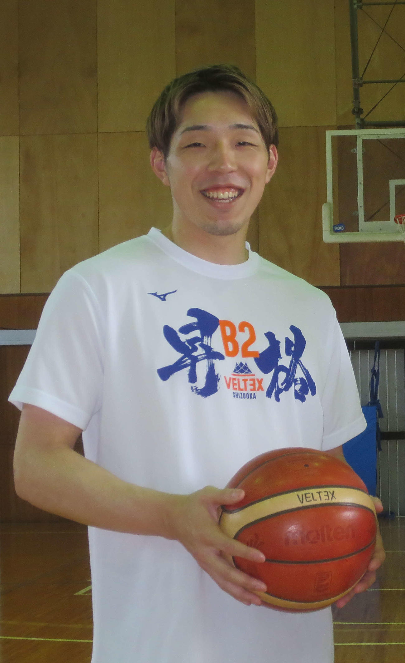 今季を終えて昇格を喜ぶベルテックス静岡の岡田