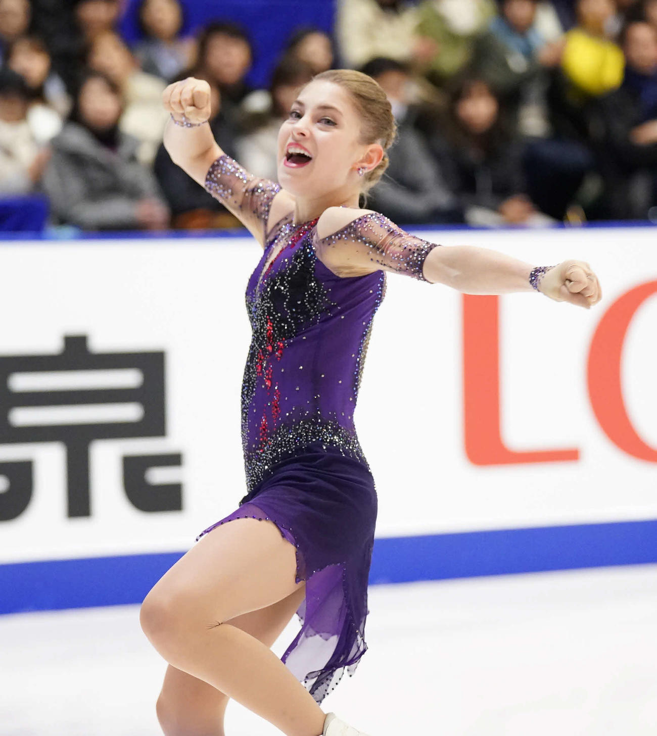 フィギュアスケート・グランプリ（GP）第6戦NHK杯　女子フリーで演技するアリョーナ・コストルナヤ（2019年11月撮影）