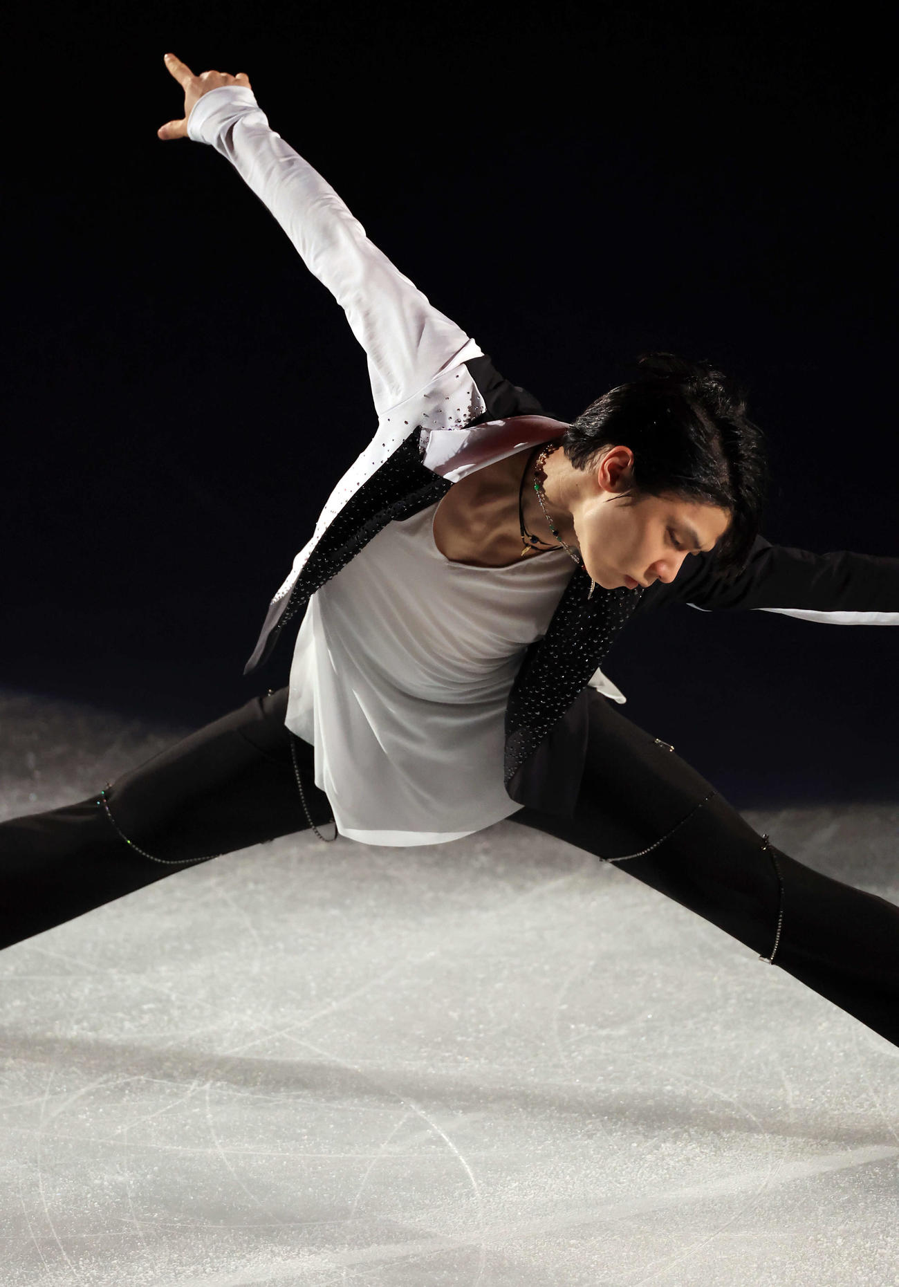 ISSAの歌に乗って演技する羽生結弦さん（撮影・浅見桂子）