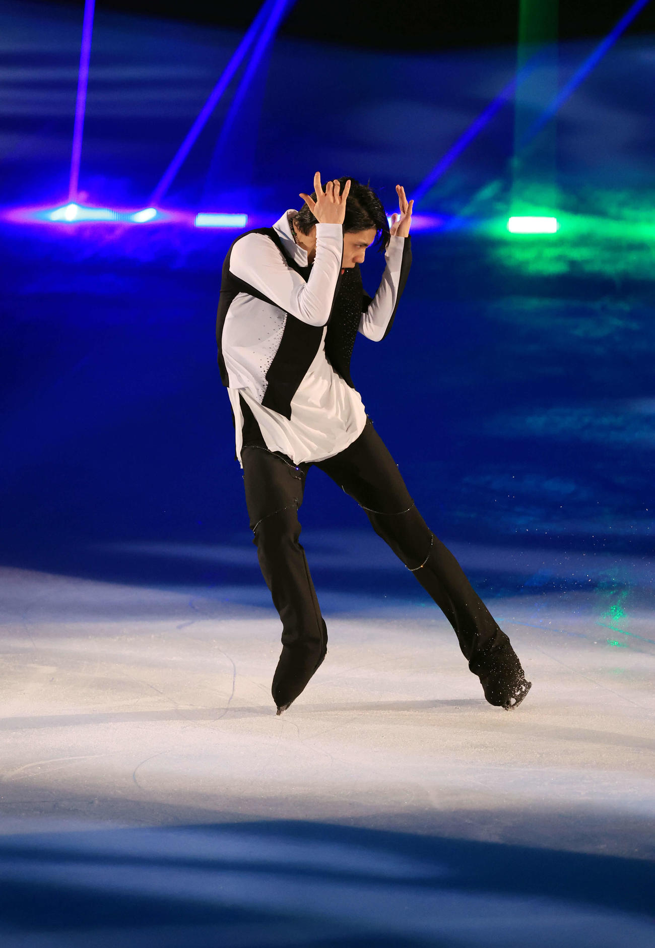 ISSAの歌に乗って演技する羽生結弦さん（撮影・浅見桂子）