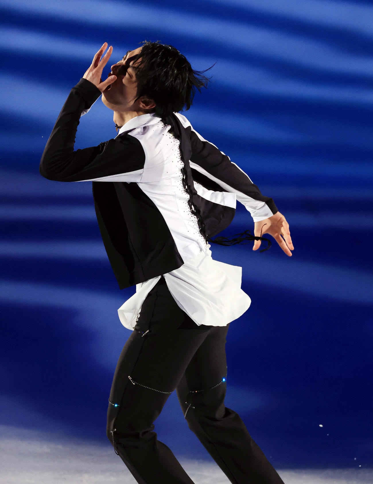 ISSAの歌に乗って演技する羽生結弦さん（撮影・浅見桂子）