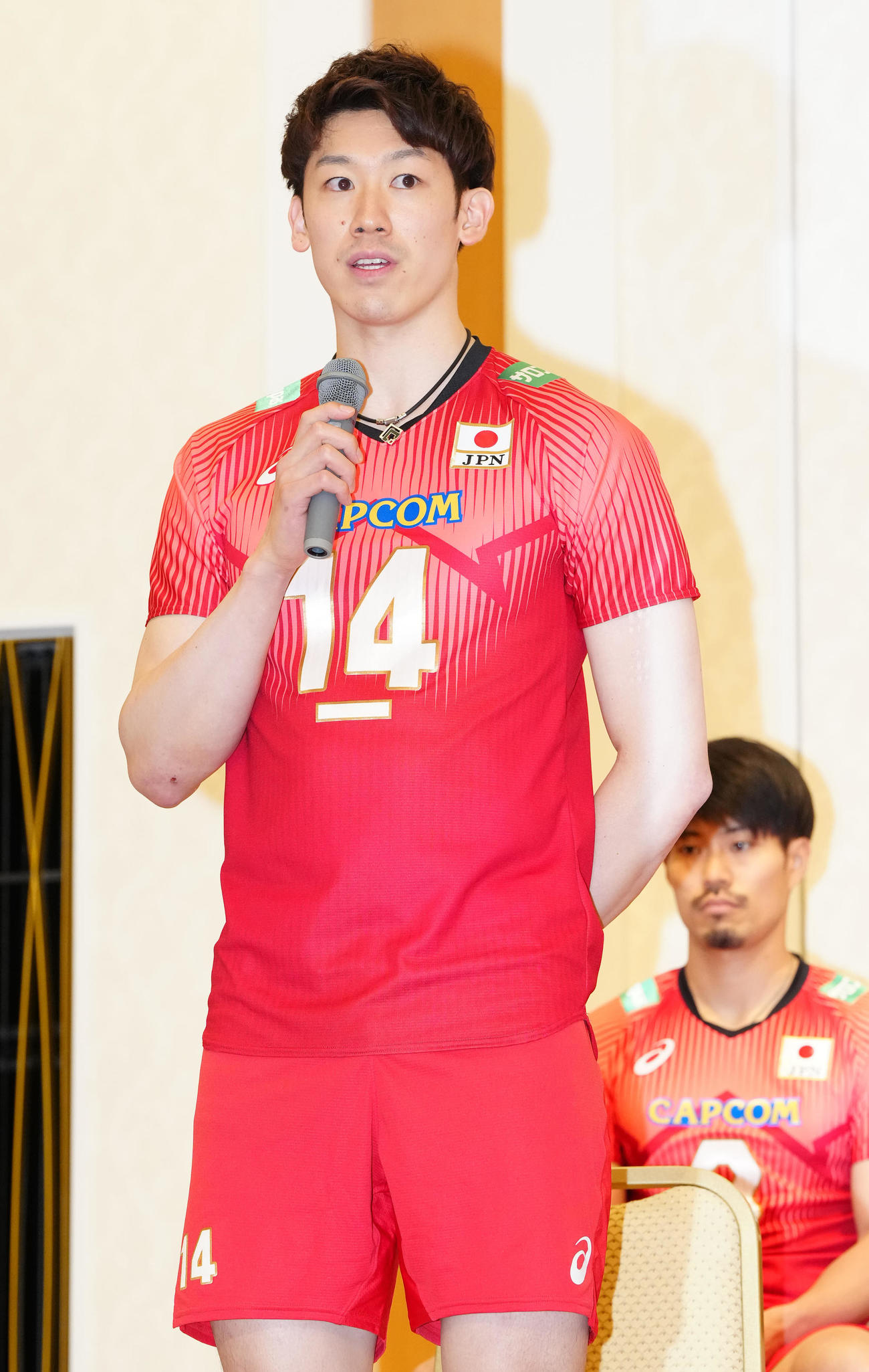 会見に臨むバレーボール男子日本代表の石川（撮影・江口和貴）