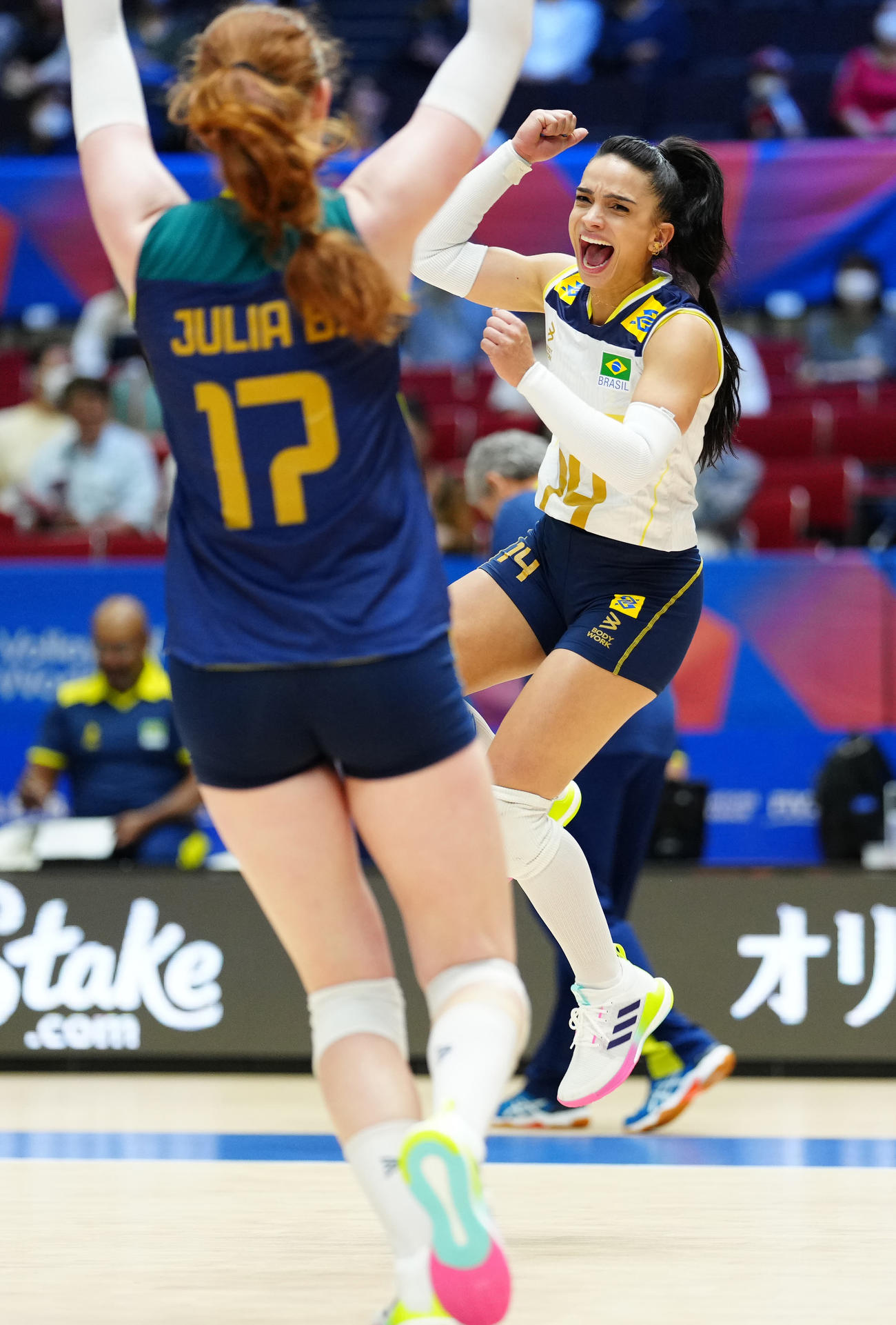 ブラジル対ドミニカ共和国　第3セット、喜ぶ女子ブラジル代表のアラウージョ（撮影・江口和貴）