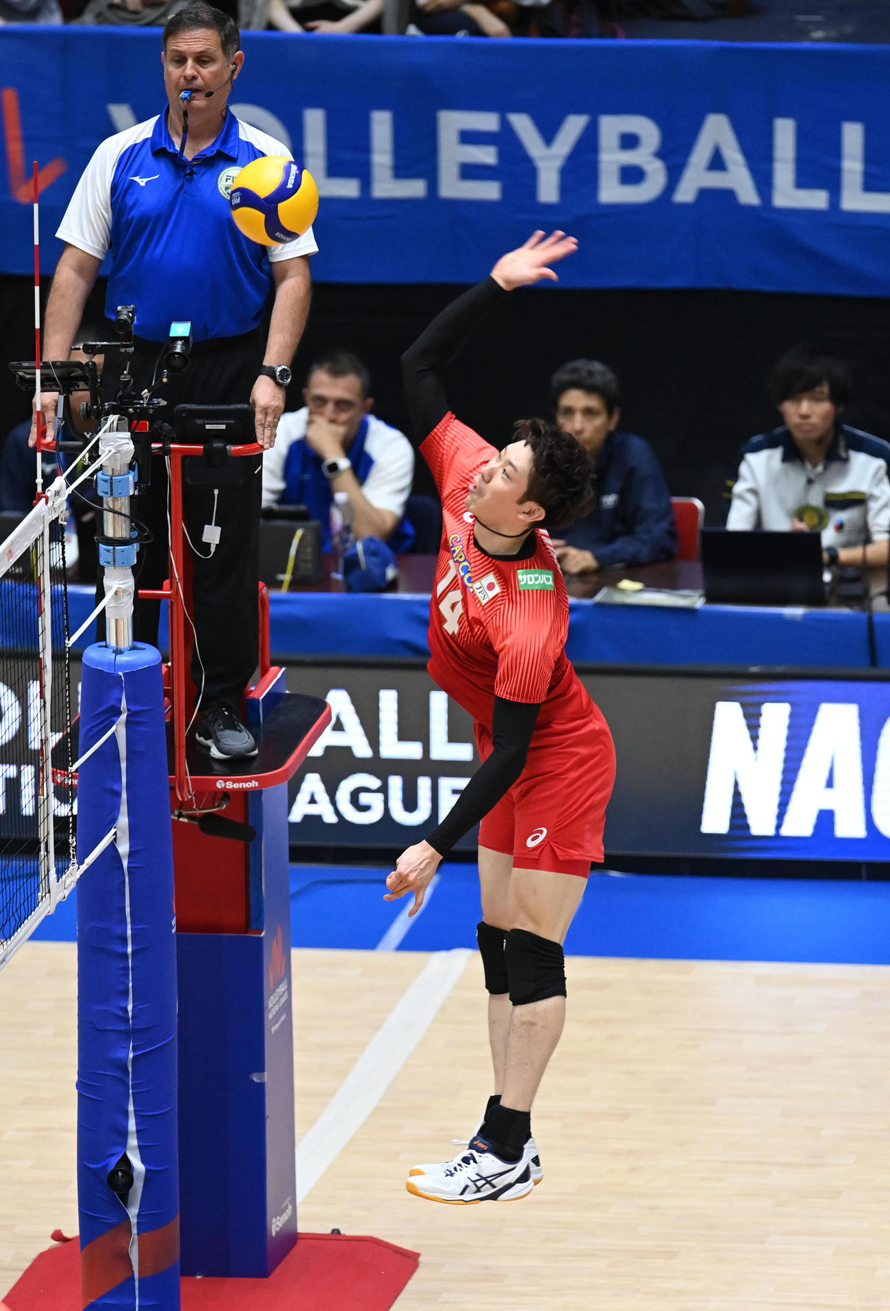 日本対イラン　第2セット、スパイクを放つ日本石川（撮影・森本幸一）