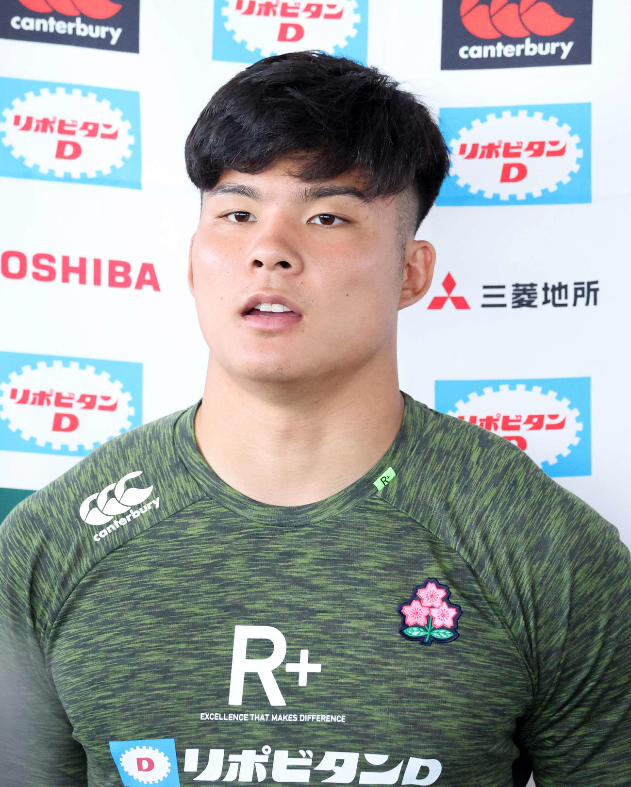 報道陣の質問に答える木田（撮影・鈴木正人）