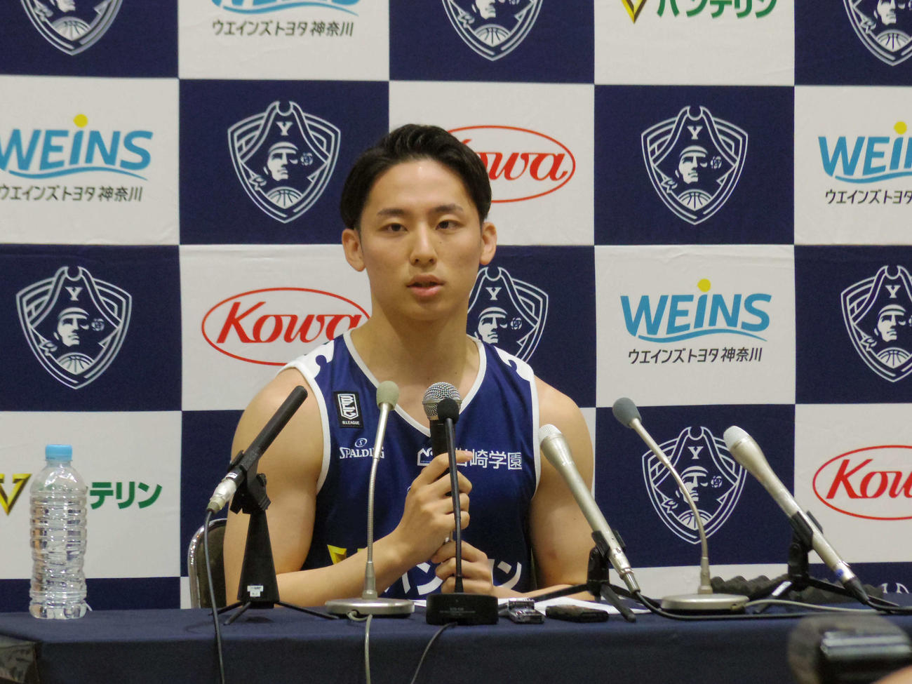 会見に臨んだB1横浜BCの河村