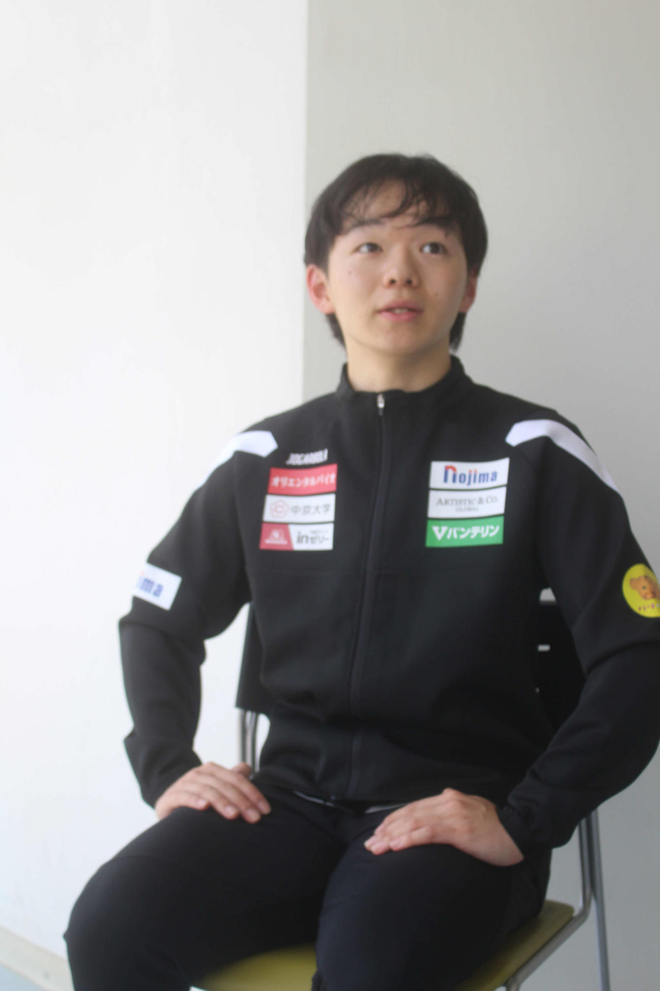 練習後にインタビューに応じた鍵山