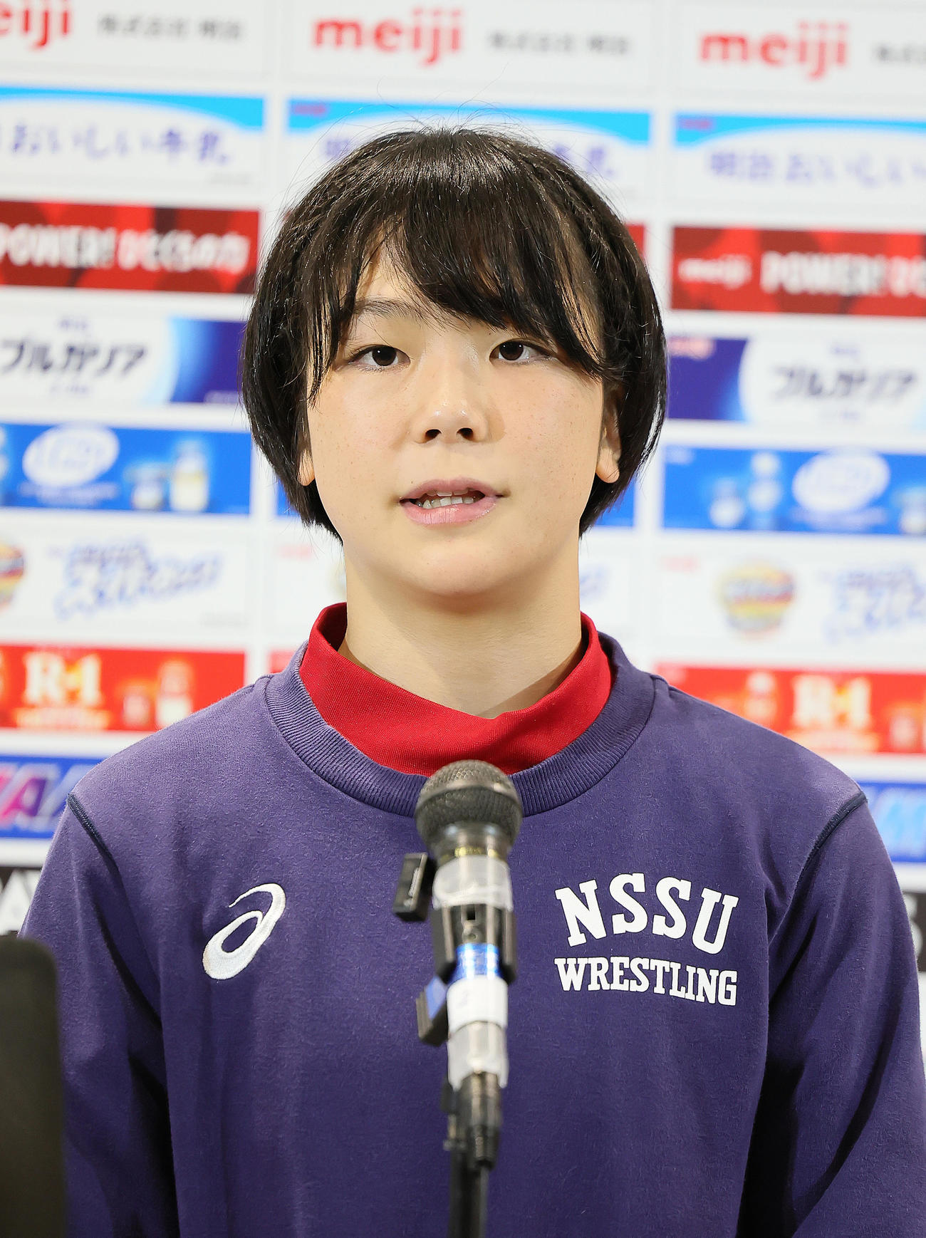 決勝進出を決め、取材に応じる藤波（撮影・足立雅史）