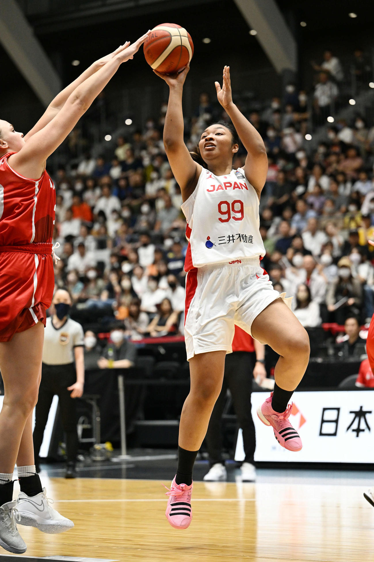 日本対デンマーク　第2Q、シュートを放つオコエ（撮影・滝沢徹郎）