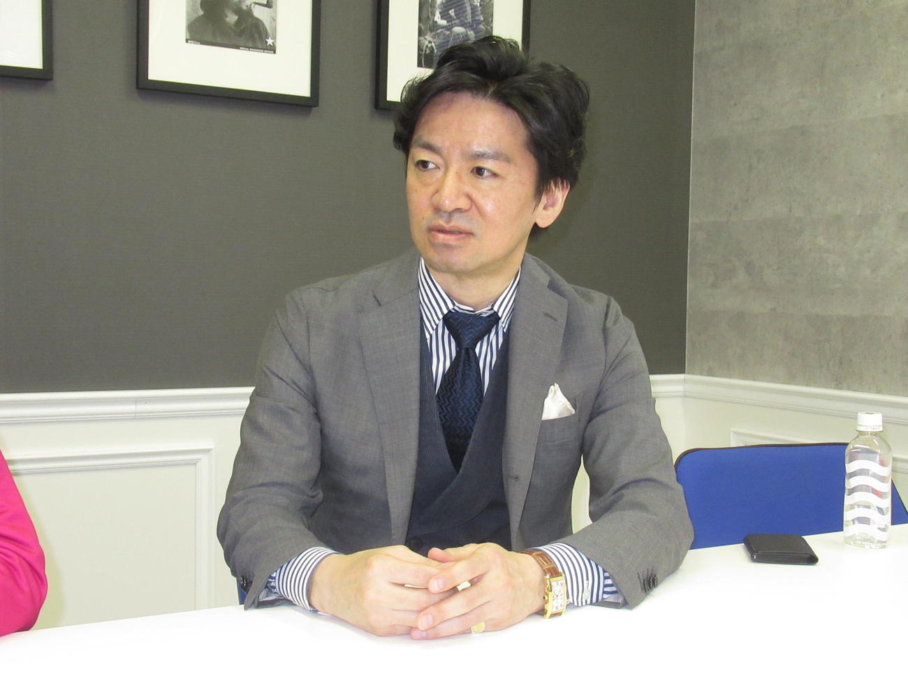 インタビューに応じる東京グレートベアーズの久保田代表（撮影・勝部晃多）