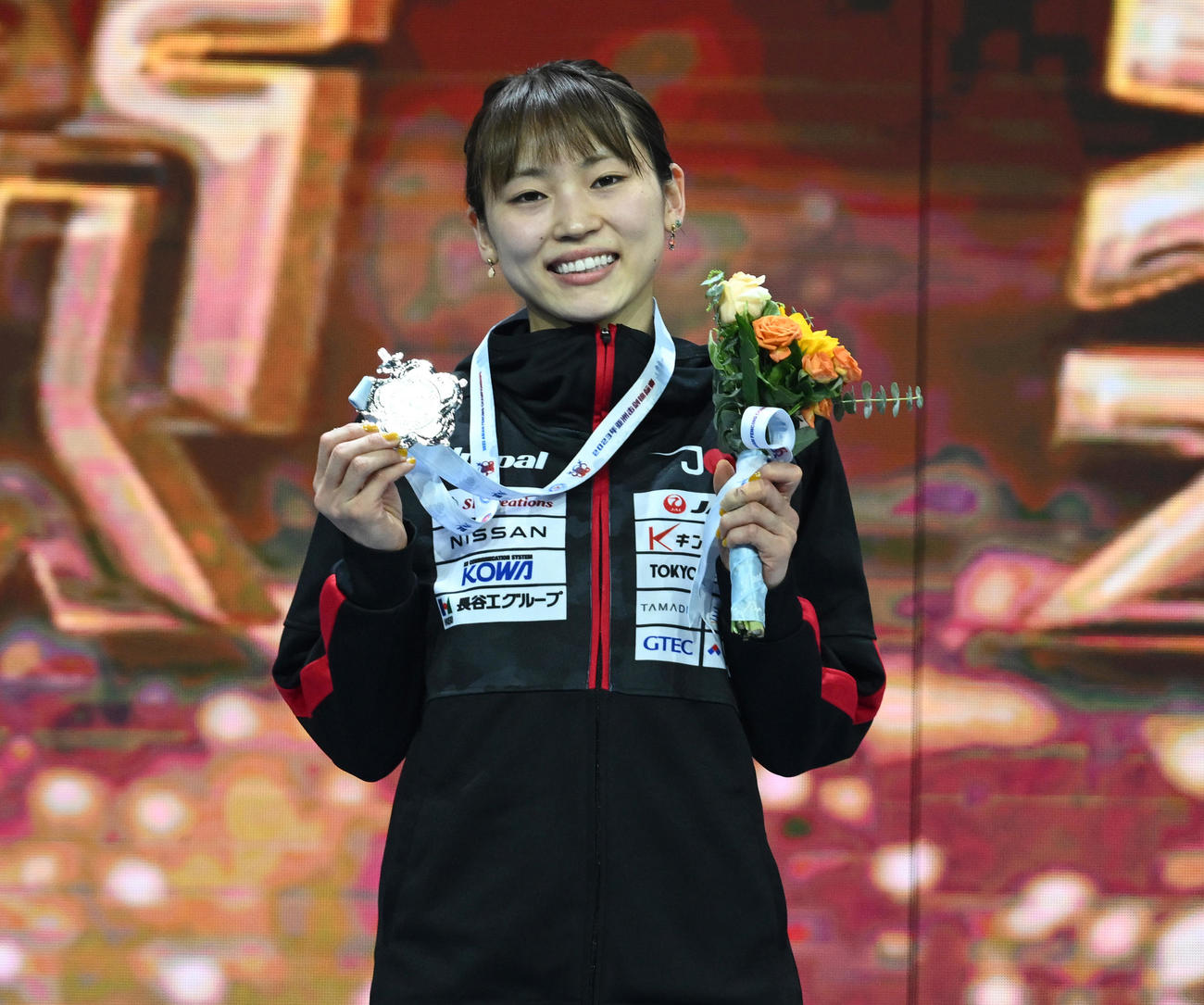 フェンシング・アジア選手権の女子フルーレで銀メダルを獲得した東晟良＝日本協会提供