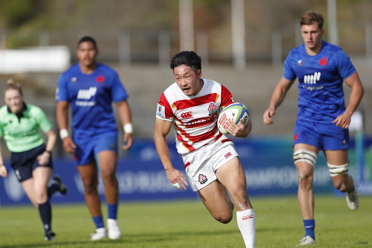 U20チャンピオンシップ1次リーグ、フランスを相手に前半トライを決めた日本のFB武藤航生（C）JRFU