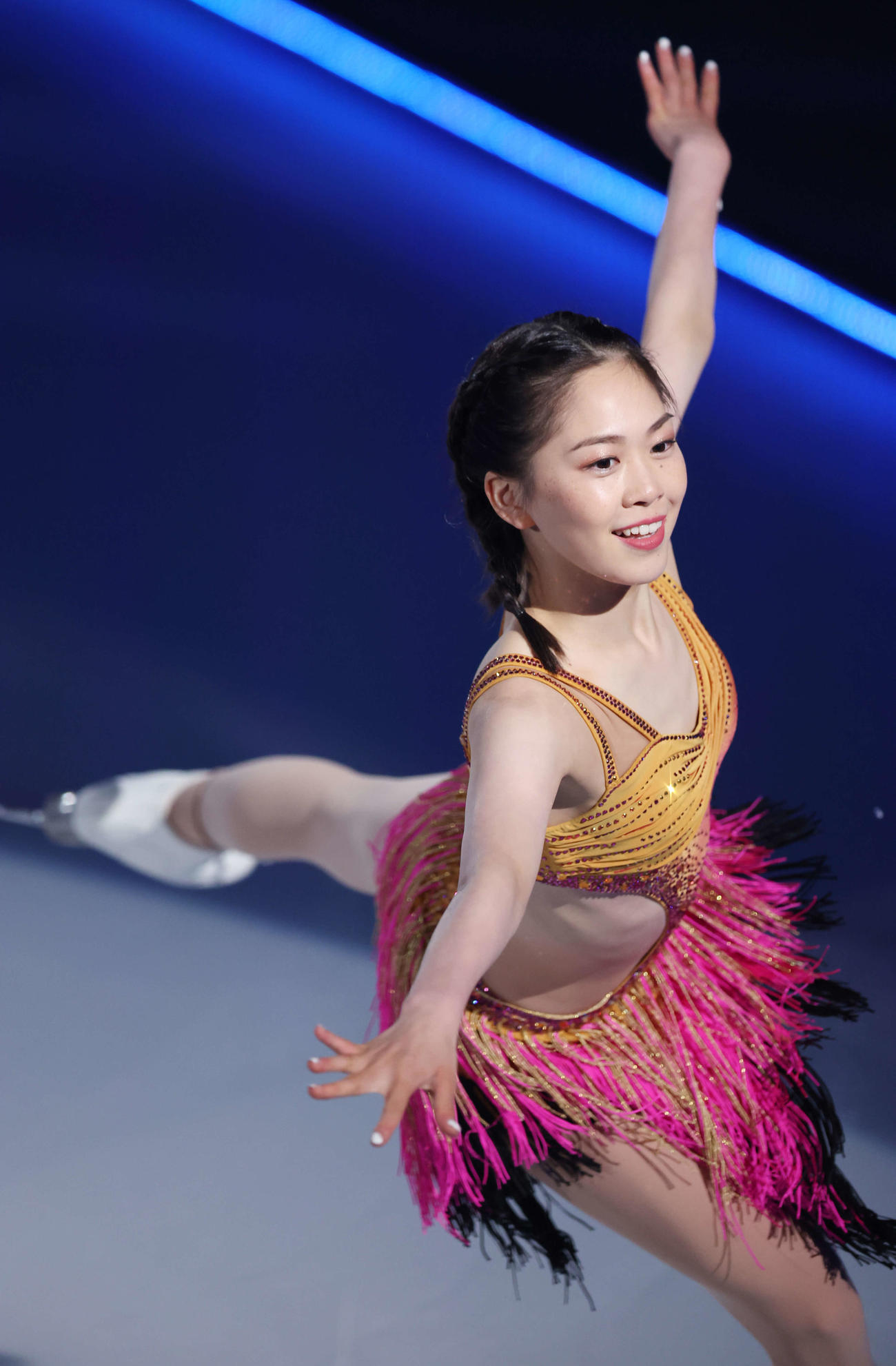 「ドリーム・オン・アイス2023」で演技を披露する女子シングルの吉田陽菜（撮影・宮地輝）