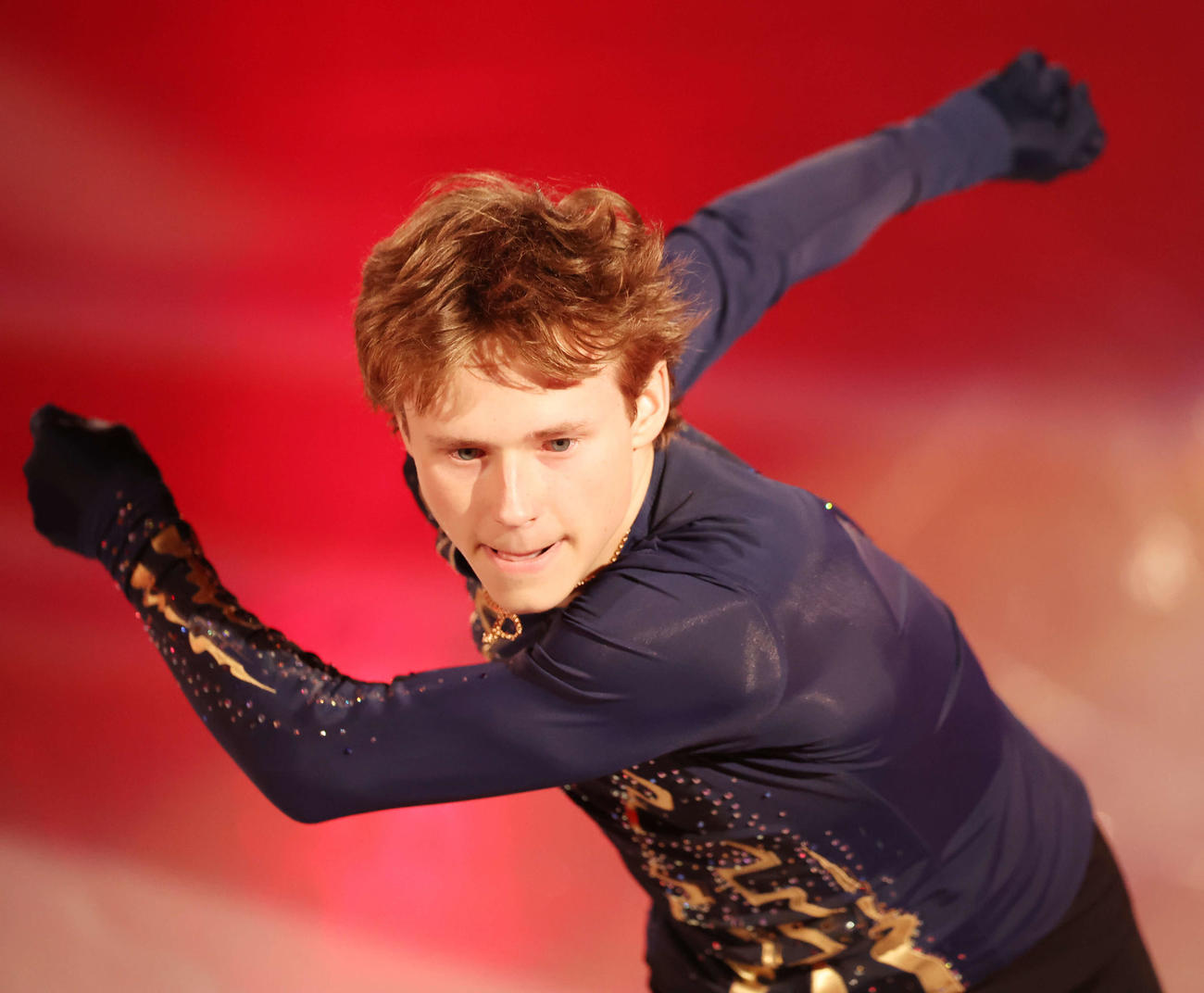 「ドリーム・オン・アイス2023」で演技を披露する男子シングルのイリア・マリニン（撮影・宮地輝）