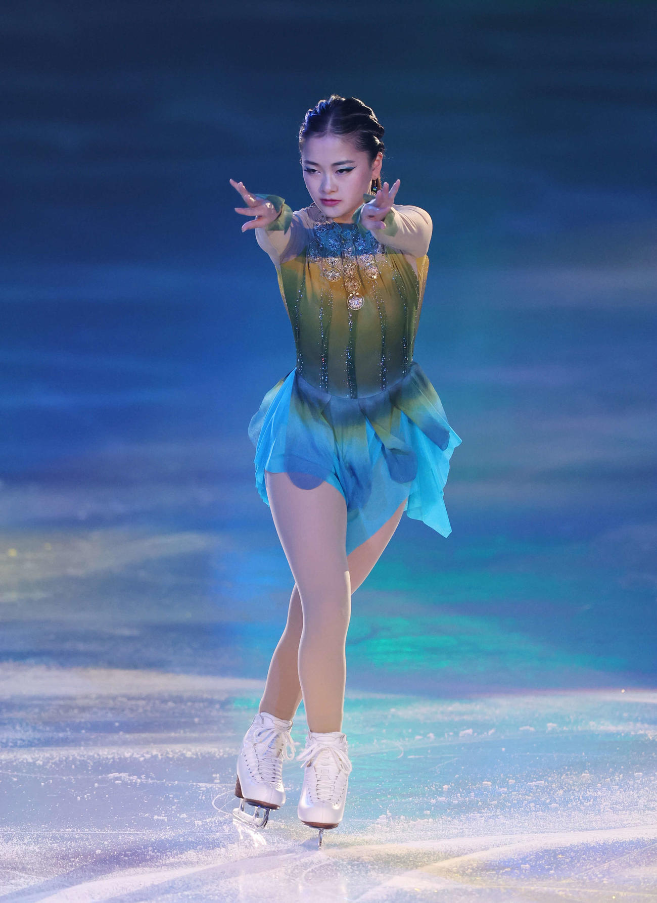 「ドリーム・オン・アイス2023」で演技を披露する女子シングルの渡辺倫果（撮影・宮地輝）