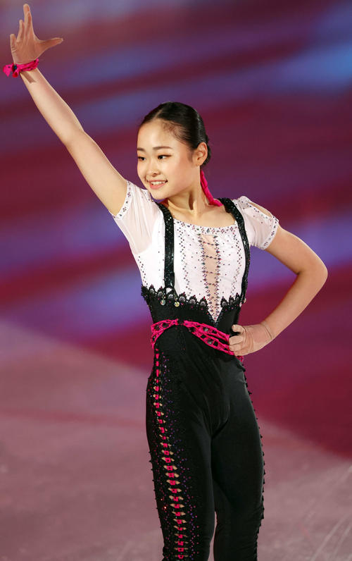 「ドリーム・オン・アイス2023」で演技を披露する女子シングルの島田麻央（撮影・宮地輝）