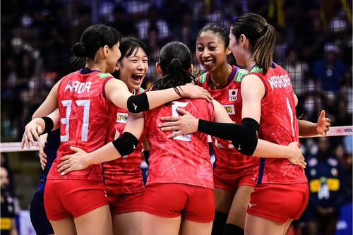 イタリア戦で得点を喜ぶ火の鳥NIPPONのメンバー（C）FIVB