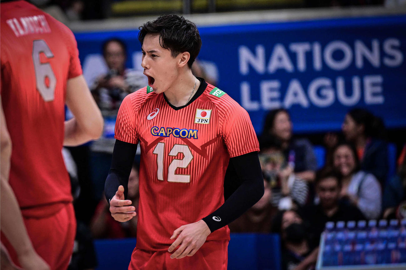 得点を喜ぶ高橋（C）FIVB