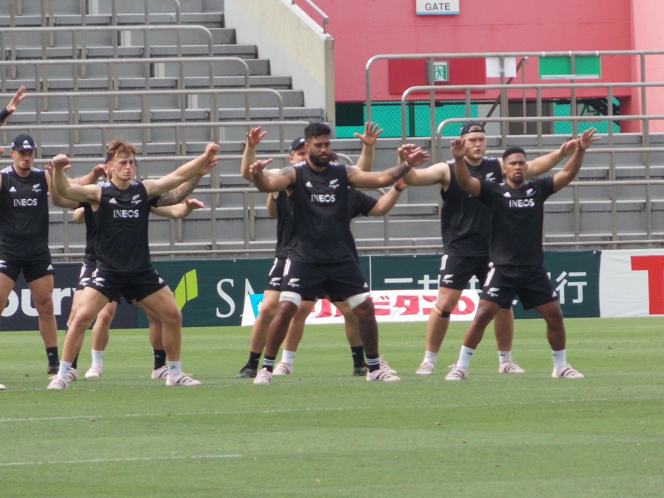 JAPAN XV戦前日練習の最後にハカを確認するオールブラックスXV（撮影・松本航）