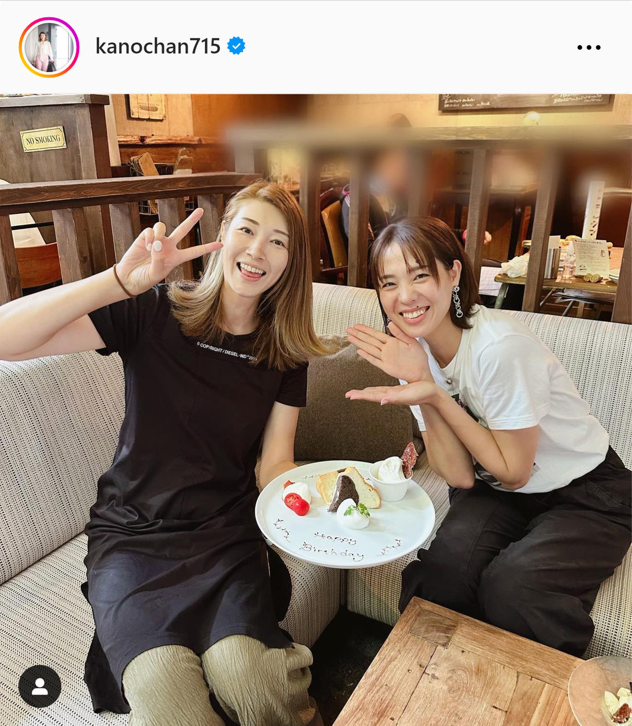 狩野舞子さん（左）と迫田さおりさん（狩野舞子さんのインスタグラムから）