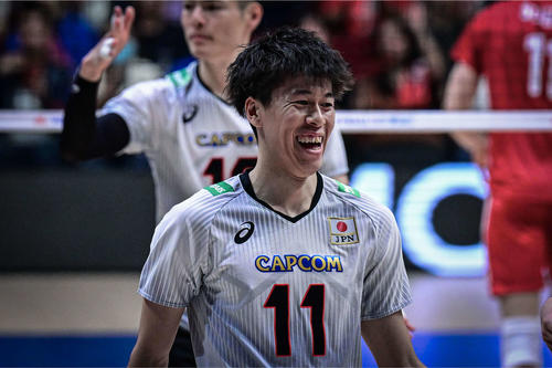 笑顔の富田（C）FIVB