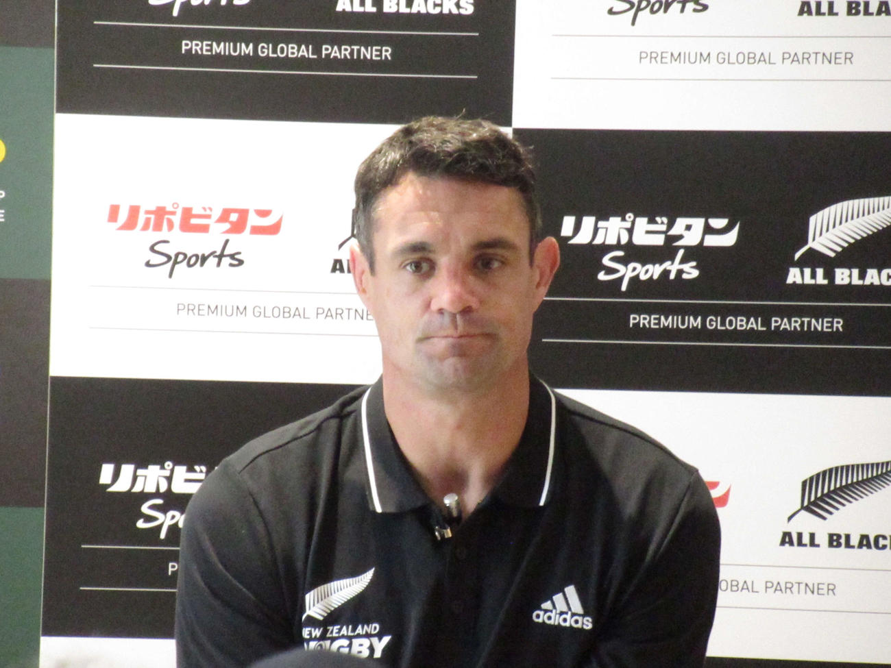トークショーに参加するカーター氏（撮影・勝部晃多）