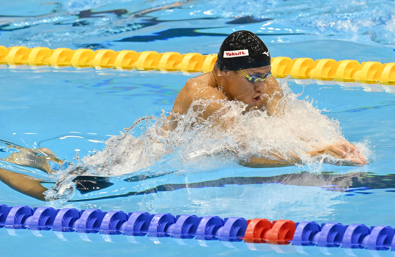 世界水泳2023福岡大会第12日　男子50メートル平泳ぎ予選で力泳する日本雄也（撮影・岩下翔太）