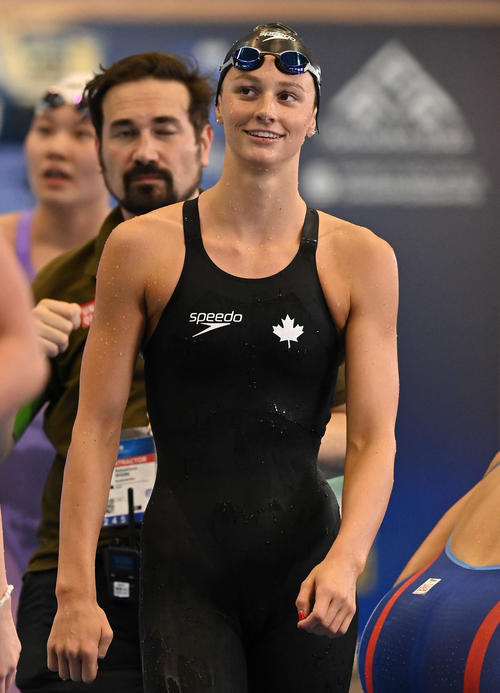 世界水泳2023福岡大会第12日　女子200メートル自由形準決勝、第1組で1着のサマー・マッキントッシュは、笑顔で引き揚げる（撮影・岩下翔太）