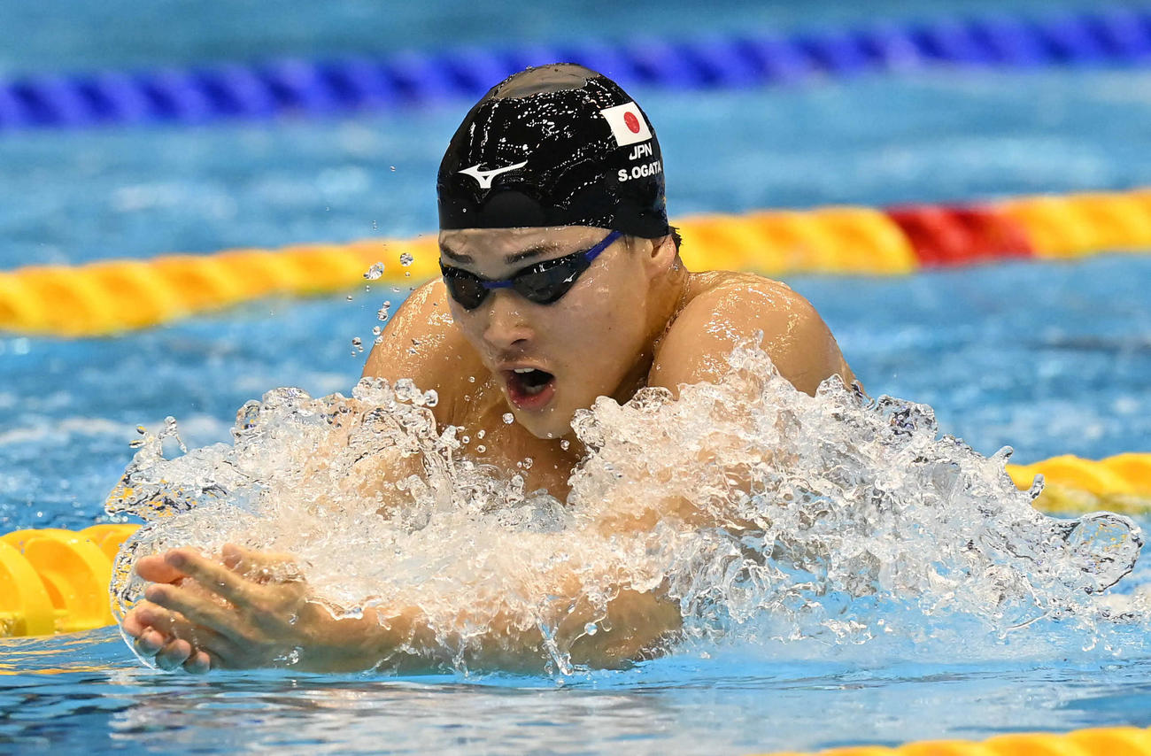 男子200メートル個人メドレー準決勝で力泳する小方颯（撮影・岩下翔太）