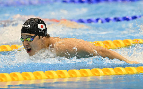 男子200メートル個人メドレー準決勝で力泳する瀬戸大也（撮影・岩下翔太）