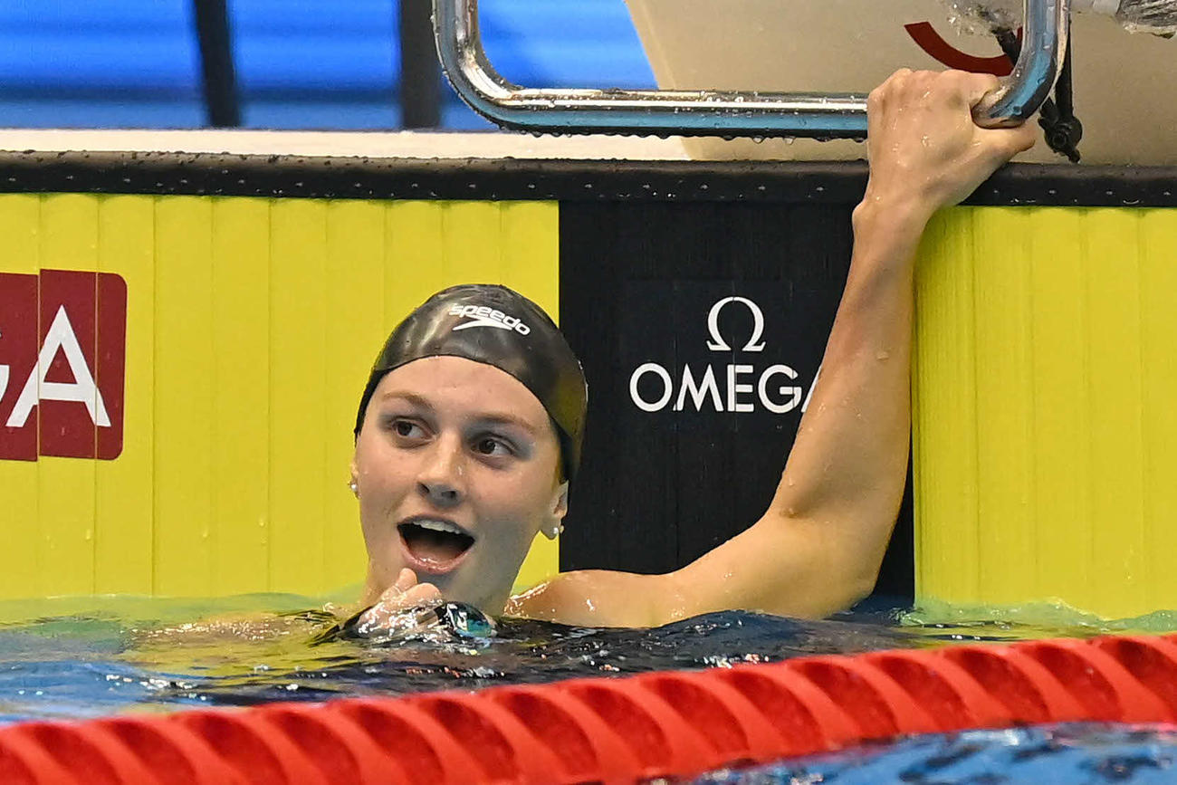 世界水泳2023福岡大会第14日　女子200メートルバタフライで優勝し、笑顔を見せるサマー・マッキントッシュ（撮影・岩下翔太）