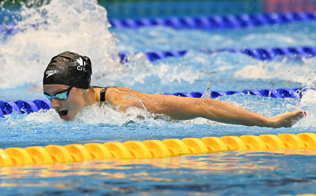 世界水泳2023福岡大会第14日　女子200メートルバタフライ決勝で力泳するサマー・マッキントッシュ（撮影・岩下翔太）